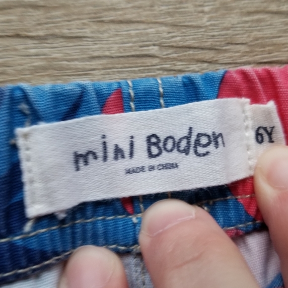 2011 ln/euc Mini Boden hibiscus board shorts size 6 - Picture 9 of 16